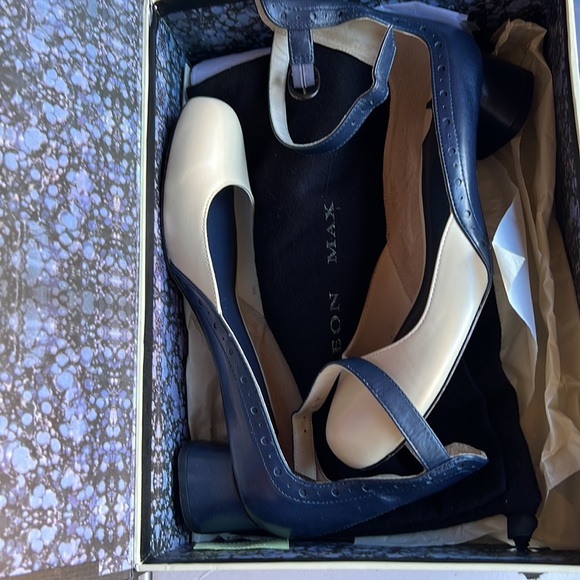 Navy and Cream Acacia Leather Pump with strap - Picture 6 of 6